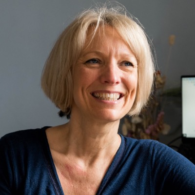 Read more about the article #167: How to avoid business burnout with mindset coach Laura Walker