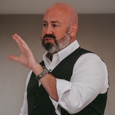 Read more about the article The art of reading people with Brian Galke