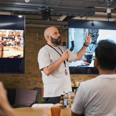 Read more about the article How to make the most of your networking event presentation